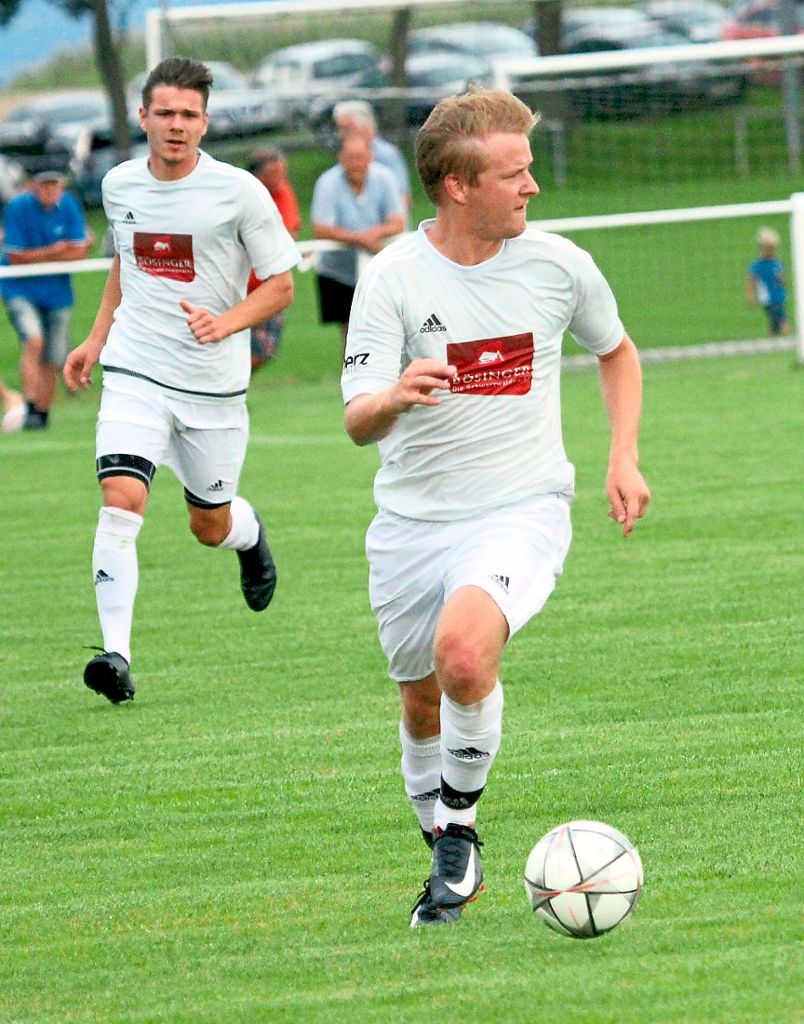 Der VfB Bösingen absolviert zwei Testspiele in dieser Woche. Eric Heß (re.) kann dabei allerdings nicht mitwirken. Foto: Neff