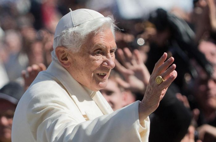 Rottweils Pfarrvikar in Rom: Jürgen Rieger hat Papst Benedikt XVI. die Hand geschüttelt