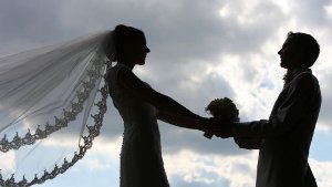Das rät ein Eventunternehmen Brautpaaren