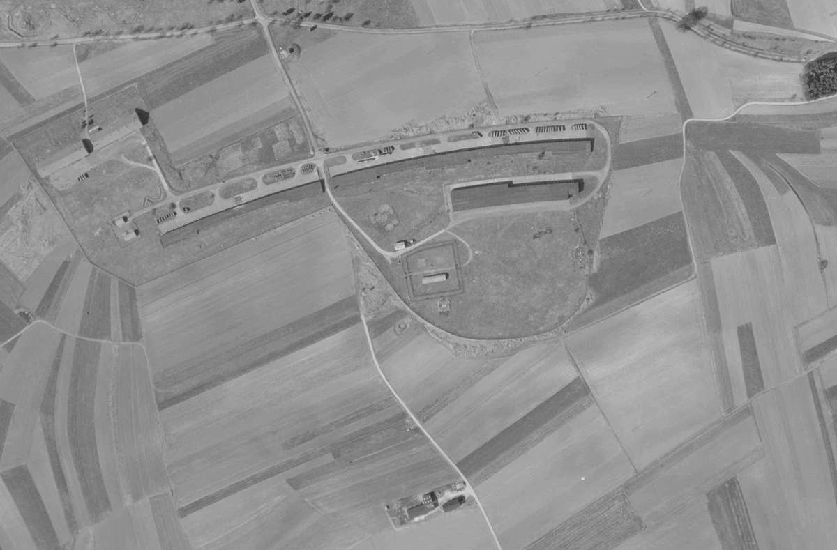 Auf der Luftaufnahme des Geländes aus dem Jahr 1968 sind die letzten Gebäude des Kasernengeländes zu sehen.