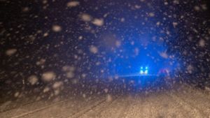 Mehrere Unfälle auf glatten und schneebedeckten Straßen