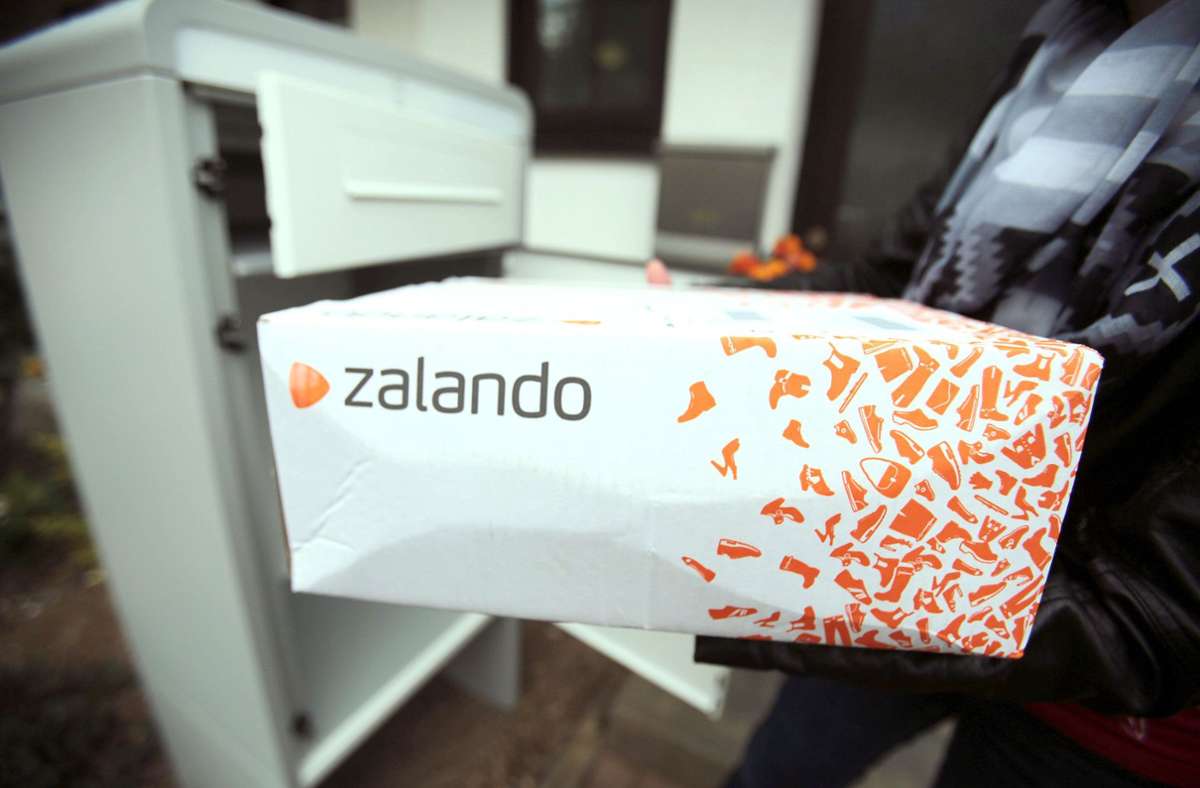 Händler wie Zalando planen offenbar nicht, Retouren kostenpflichtig zu machen. (Archivbild) Foto: dpa/Oliver Berg