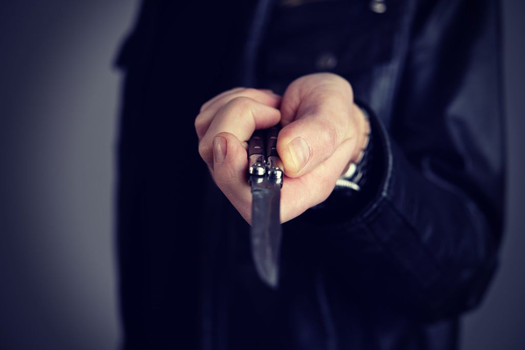 Der Betrunkene zückte bei dem Streit ein Messer. Symbolfoto. Foto: © Firma V – stock.adobe.com