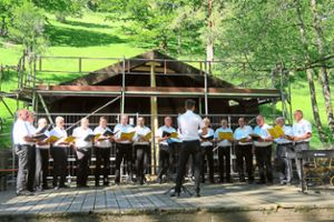Der MGV Berneck gab sein Konzert am Pavillon. Foto: Verein Foto: Schwarzwälder Bote