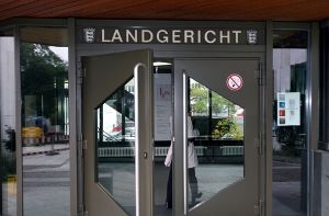 Vor dem Landgericht in Stuttgart muss sich ein junger Mann aus Wendlingen verantworten. Foto: dpa