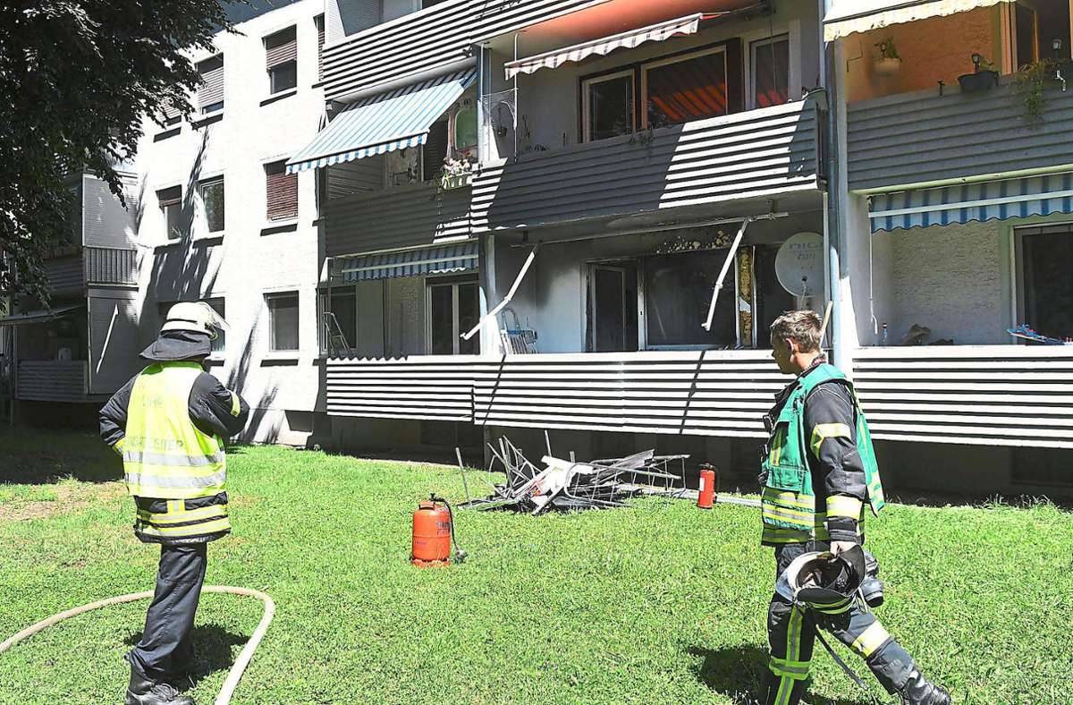 Am Sonntagvormittag ist auf dem Balkon eines Mehrfamilienhauses in der Flugplatzstraße ein Feuer ausgebrochen. Quelle: Unbekannt