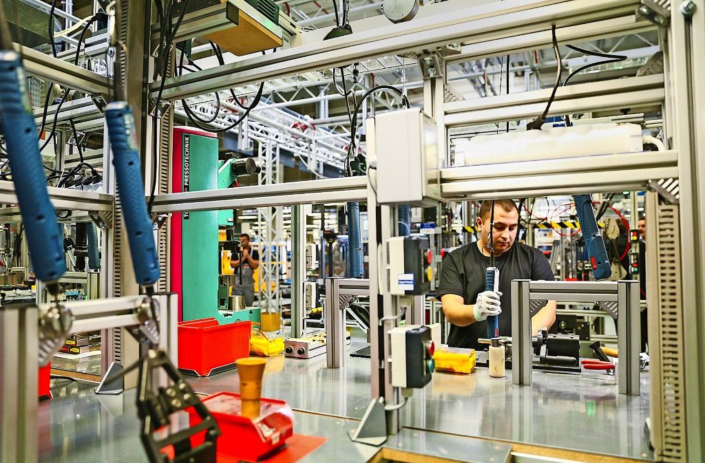 Wütend reagieren die Beschäftigten in der  Produktion des Bosch-Werks  Leinfelden auf die Sparpläne. Foto: Bosch