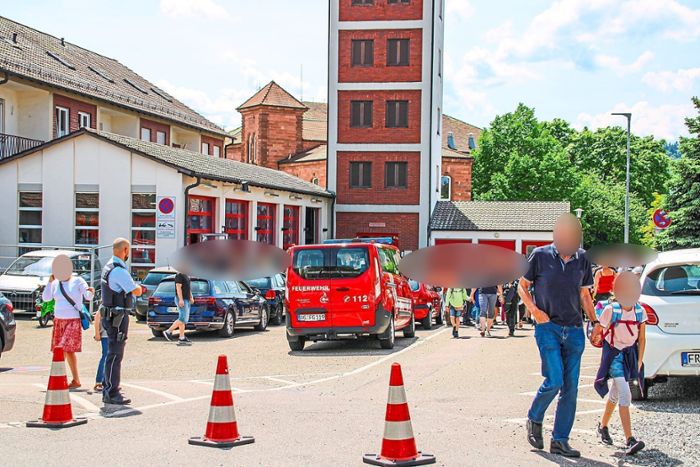 Großeinsatz in Gengenbach: Nach Bedrohung: Polizei sperrt Schule ab