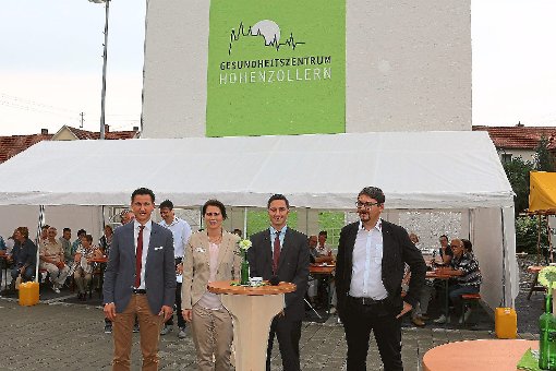 Am Wochenende wurde das neue Gesundheitszentrum Hohenzollern in Bisingen mit einem Tag der offenen Tür und einem feierlichen Festakt offiziell eingeweiht.  Foto: Wahl Foto: Schwarzwälder-Bote