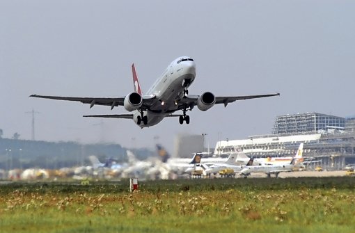 2014 heben mehr Flieger vom Stuttgarter Flughafen ab. Die Auswahl an Destinationen wird allerdings etwas eingeschränkt. Foto: dpa