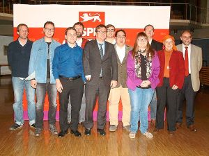 Der neue Vorstand der SPD im Kreis wurde am Freitagabend in der Kreisdelegiertenkonferenz gewählt. Mit auf dem Bild ist Martin Rosemann, MdB (mitte). Foto: Beyer
