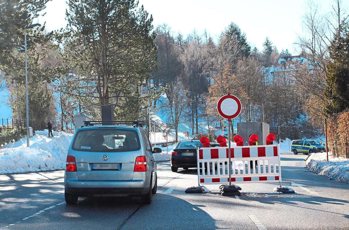 Zeitweise gesperrt war die Zufahrt zur Schwarzwaldhochstraße bereits in Freudenstadt. Foto: Sannert
