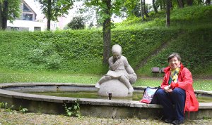Ein Lieblingsort von Margot Groß: der Mädelesbrunnen unterhalb des Hochturms, den die Künstlerin Germana Klaiber-Kasper gestaltet hat.  Foto: Siegmeier