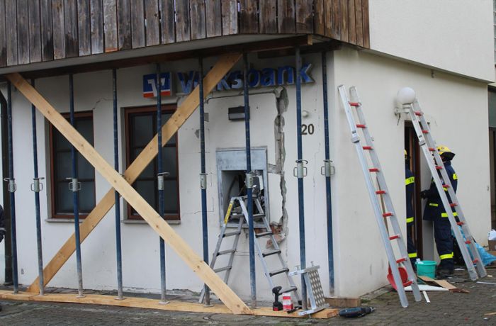 Spendenaktion in Rottenburg: Geldautomaten-Sprengung: Auch Dorfladen ist beschädigt