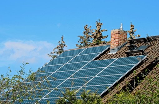 Über eine Million kleine Fotovoltaik-Anlagen gibt es auf deutschen Privathäusern. Die Betreiber gelten in vielen Fällen als Unternehmer. Foto: dpa