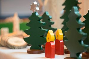 Eine große Auswahl an handgefertigten Weihnachtsartikeln wird auf dem Adventsbasar  angeboten. Foto: Pfrommer Foto: Schwarzwälder Bote