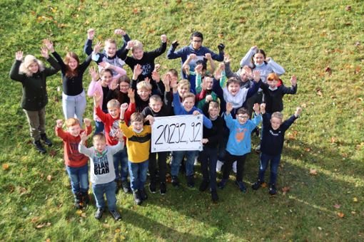 20 292,92 Euro haben die Schüler der Meßstetter Realschule beim Spendenlauf für eine Schule im Ahrtal gesammelt. Foto: Klaiber