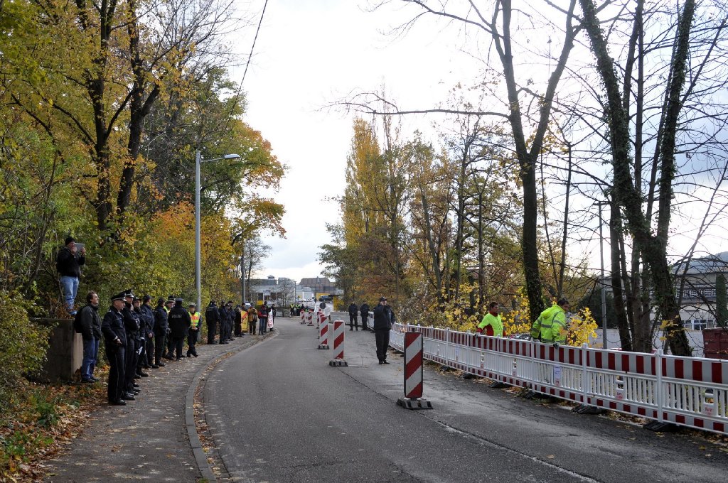 S21-Bauarbeiten am Wochenende: Ehmannstraße am Rosensteinpark wegen Brückenbaus gesperrt
