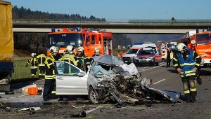 Mercedes-Fahrer stirbt bei Unfall auf B 33