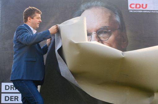 Enthüllt: CDU-Spitzenkandidat und Ministerpräsident Reiner Haseloff in Sachsen-Anhalt Foto: dpa/Klaus-Dietmar Gabbert