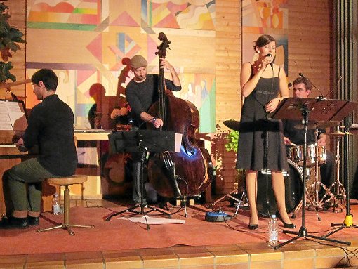 Rieke Katz und Band traten in der Friedenskirche in Nagold auf.   Foto: Katz Foto: Schwarzwälder-Bote