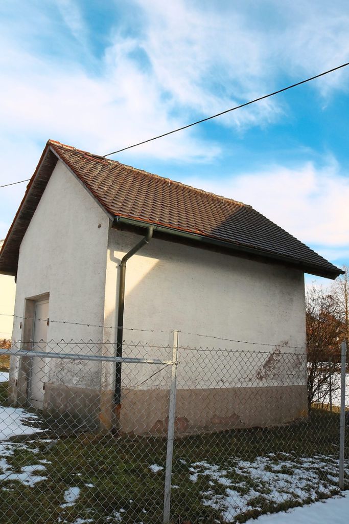 Für das neue Gemeinschaftshaus in Fürstenberg wird dieses ehemalige Pumphäuschen  weichen. Foto: Wusthorn Foto: Schwarzwälder Bote