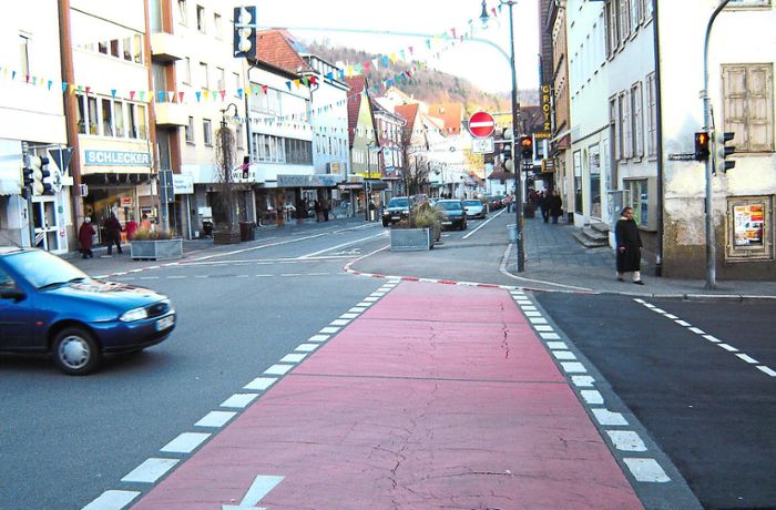 Gemeinderat Albstadt: Roter Radweg in der Lautlinger Straße kommt weg