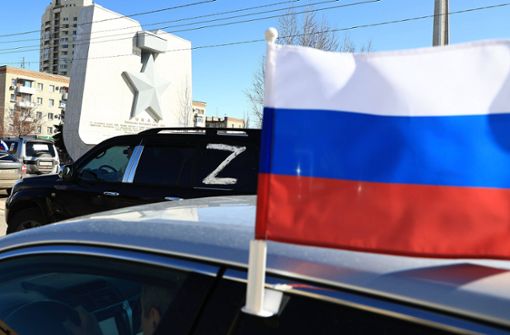 Wer das Z-Symbol der russischen Streitkräfte öffentlich nutzt, muss damit rechnen, dass ein Ermittlungsverfahren eingeleitet wird. (Symbolfoto) Foto: IMAGO/ITAR-TASS/IMAGO/Dmitry Rogulin