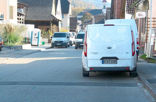 Mit Baufahrzeug-Dauerparkern ist jetzt Schluss in der Münchweierer Hauptstraße. Quelle: Unbekannt