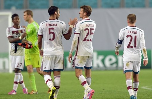 Zufriedene Bayern freuen sich über den 1:0-Sieg in der Champions League in Moskau. Foto: dpa