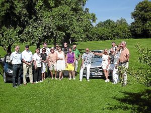 Spannend und zugleich gesellig verlief der Mercedes-Benz-Cup des Golfclubs Hechingen-Hohenzollern.  Foto: Privat Foto: Schwarzwälder-Bote