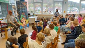 Kinderbuchautor Thilo besucht Grundschüler