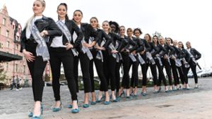 16 Finalistinnen üben für Wahl der Miss Germany im Europa-Park 