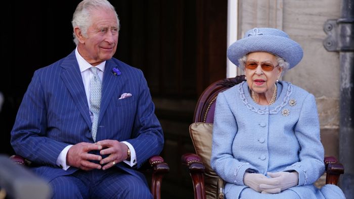 Prinz Charles und Prinz William eilen zur Queen