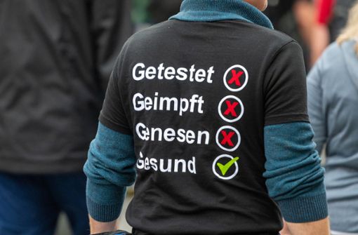 Für nicht Geimpfte – hier ein Demonstrant bei der Querdenker-Demo in Berlin Ende August – werden die Infektionszahlen separat ausgewiesen. Foto: dpa/Christophe Gateau