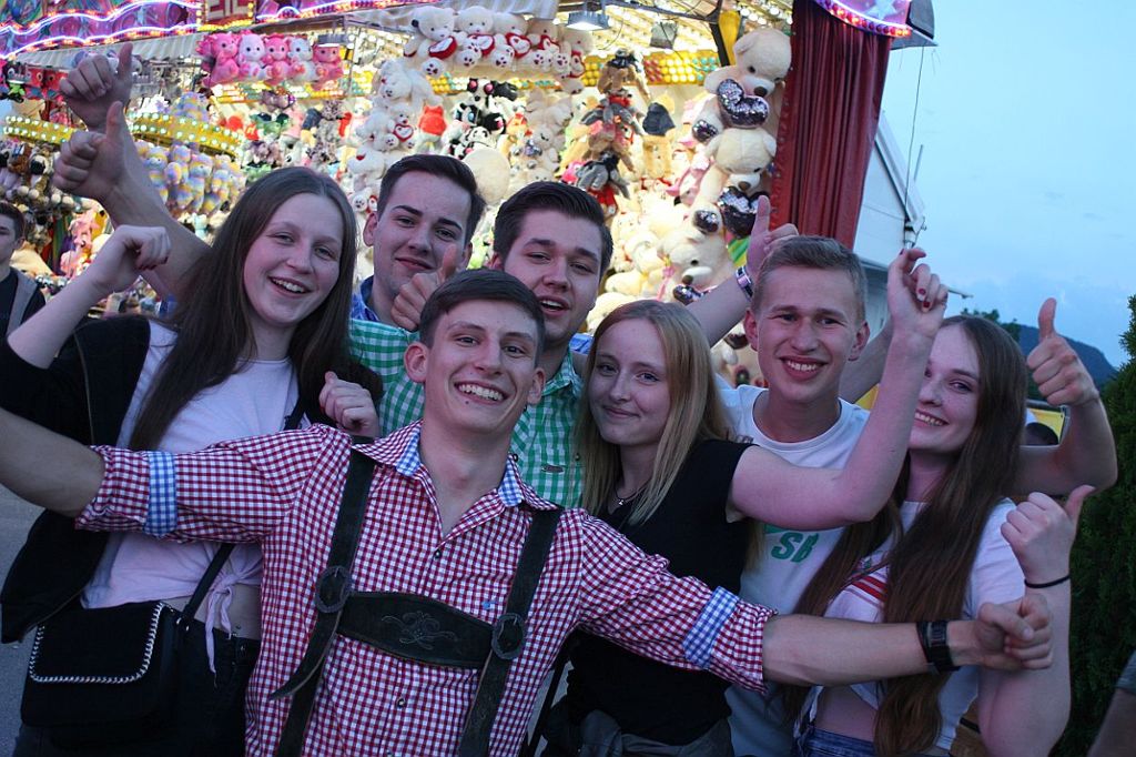 Das Balinger Volksfest lockte schon am Eröffnungsabend zahlreiche Besucher.