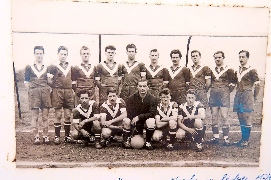 Die Meistermannschaft der Saison 1955/56 gehört zu den Legenden des SC Friesenheim. Dessen 90-jährige Geschichte ist reich an Auf- und Abstiegen. Geblieben ist dem Verein die hervorragende Förderung der Jugend.