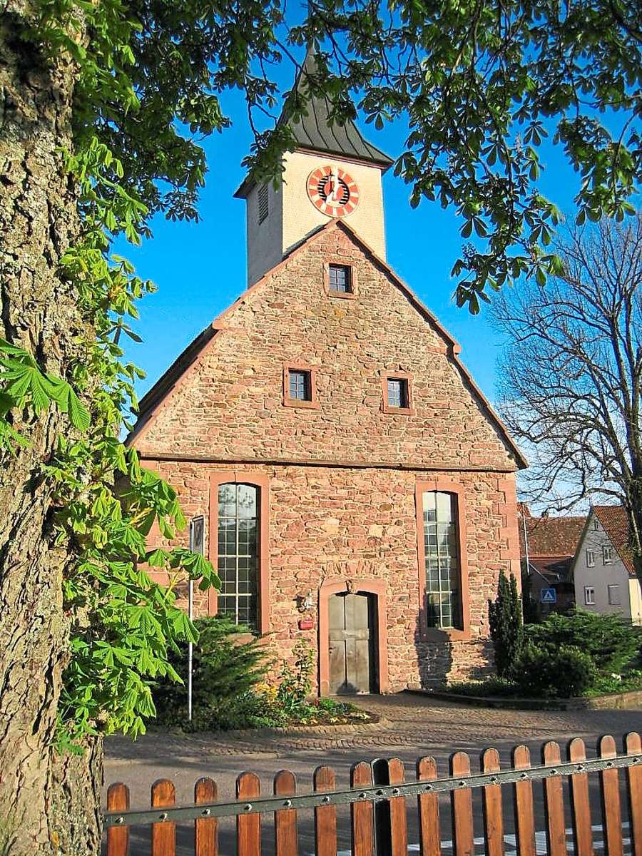 Neben der Rezertifizieurng mit dem Grünen Gockel steht am Sonntag bei der Kirchengemeinde Neuhengstett-Ottenbronn – hier ein Blick auf die Waldenserkirche – ­die Auszeichnung als Faire Gemeinde. an. Foto: Archiv
