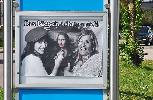 Das Lächeln kehrt zurück mit (von links): Nicole Dumke, Mona Lisa und Monika Kustermann. Foto: Reinhardt