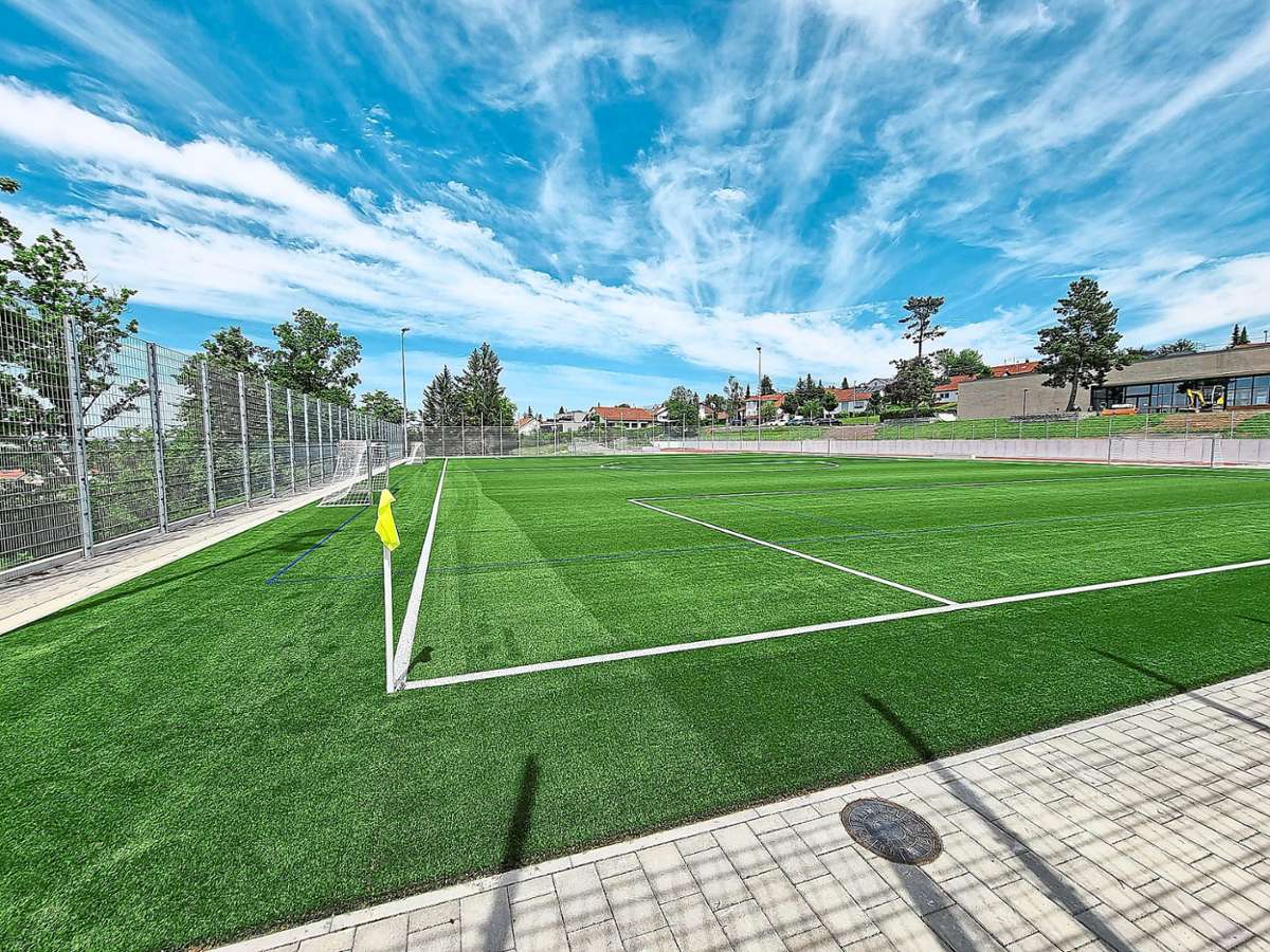 Blick auf die neu gestaltete Sportanlage Längenfeld: Dafür wird nun eine Benutzungsordnung erlassen. Einige Punkte werden  heißt diskutiert. Foto: Engelhardt