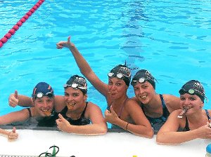 Die Schwimmerinnen der SG Schramberg freuen sich über ihr gutes Abschneiden in Balingen. Foto: Rapp Foto: Schwarzwälder-Bote