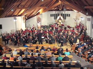 Der Musikverein Brigachtal spielt in der Allerheiligenkirche. Foto: Hahnel Foto: Schwarzwälder Bote