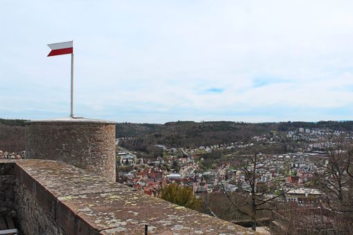 Besuchern der Aussichtsplattform auf der Burg Hohennagold bietet sich ein toller Ausblick auf die tieferliegende Stadt. Foto: Schwarzwälder Bote