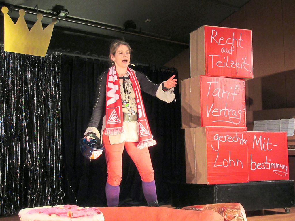 Das Theater Sturmvogel  arbeitete die Herausforderungen der Betriebsratsarbeit humoristisch auf.  Foto: IGM Foto: Schwarzwälder Bote