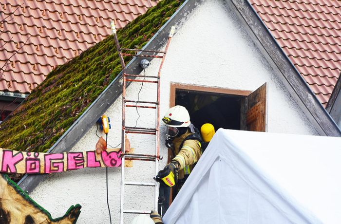 Brand in Nusplingen: Holzofen im Besen entzündet Glut unterm Dach