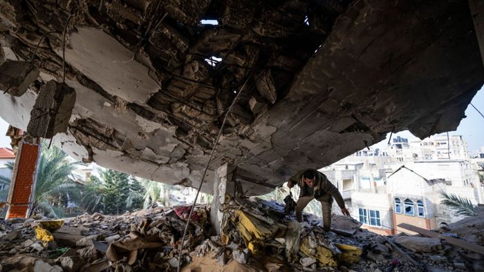 Augenzeugen: Israels Armee bombardiert Ziele in Rafah