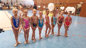 Die jüngsten Gymnastinnen des TV Lahr, die von Viktoria Tereschenko trainiert werden, waren vor dem ersten Wettkampf etwas aufgeregt, zeigten aber trotzdem gute Leistungen.    Foto: Verein