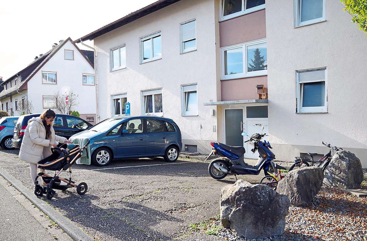 Im Flüchtlings-und Obdachlosenheim in der Theodor-Simonstraße in Seelbach gibt es acht Wohnungen. Die Gemeinde sucht derzeit nach weiteren Unterkünften, um ihre Aufnahmeverpflichtung erfüllen zu können. Foto: Kiryakova