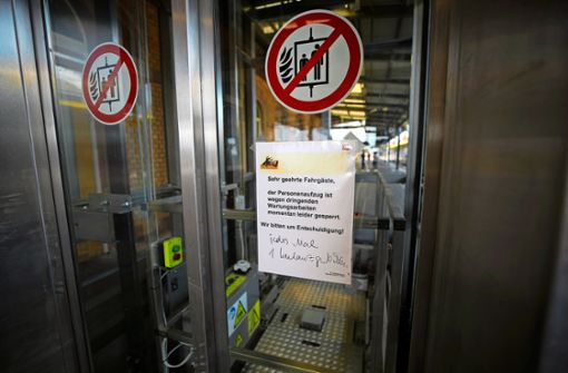 Einer der Aufzüge am Villinger Bahnhof ist defekt und sorgt für Einschränkungen. Foto: Marc Eich