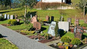 Im oberen Teil des Friedhofs    hat es die erste Belegung der neuen Bestattungsform Grünflächen-Wahlgrab gegeben. Foto: Herzog